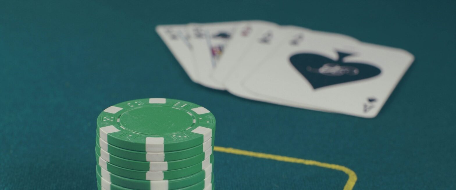 How to Play Texas Holdem Feature Image